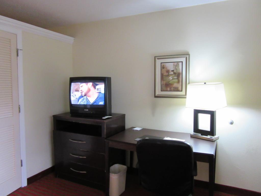 Clarion Suites Augusta Ruang foto