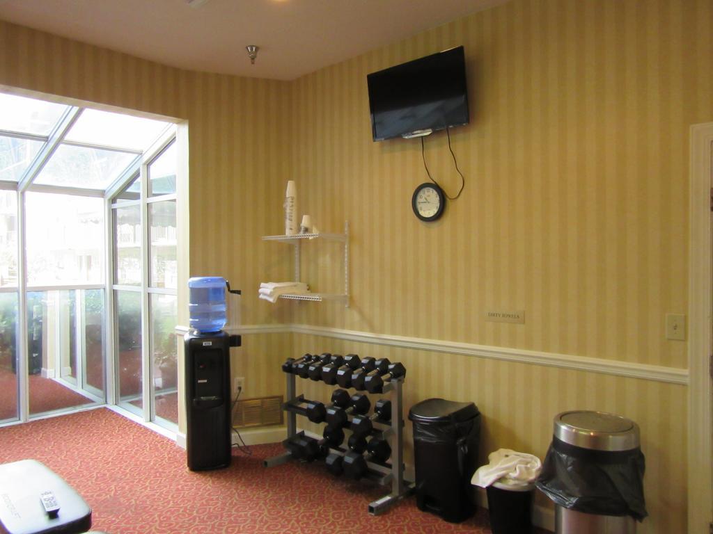 Clarion Suites Augusta Bagian luar foto