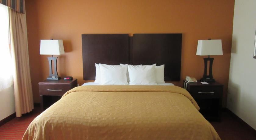Clarion Suites Augusta Bagian luar foto