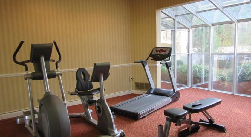 Clarion Suites Augusta Bagian luar foto