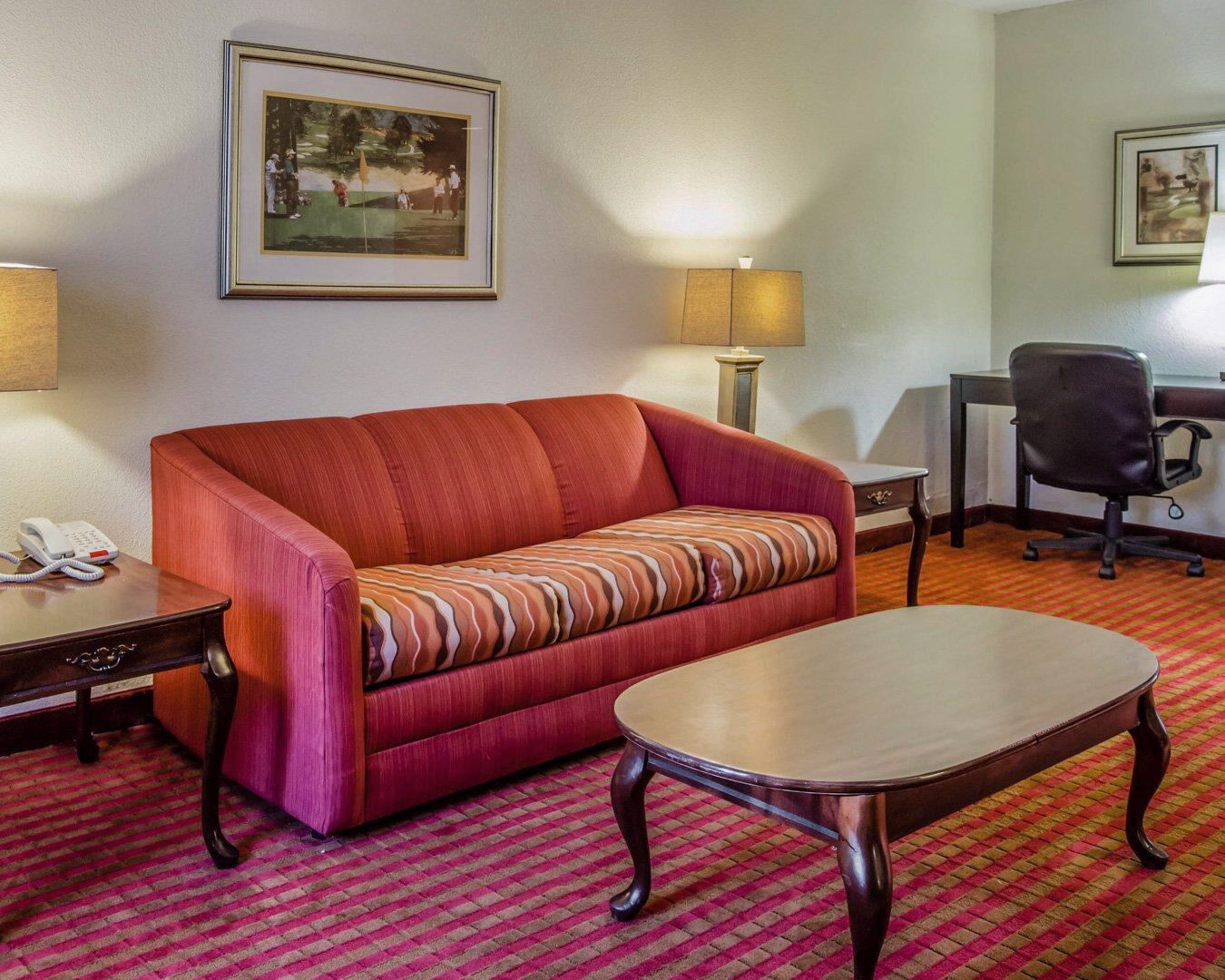 Clarion Suites Augusta Bagian luar foto