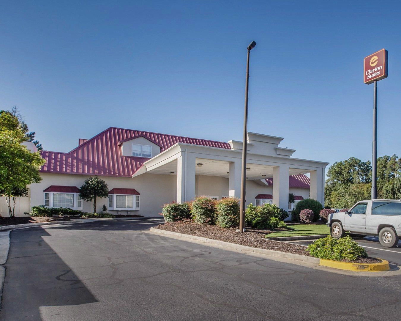 Clarion Suites Augusta Bagian luar foto