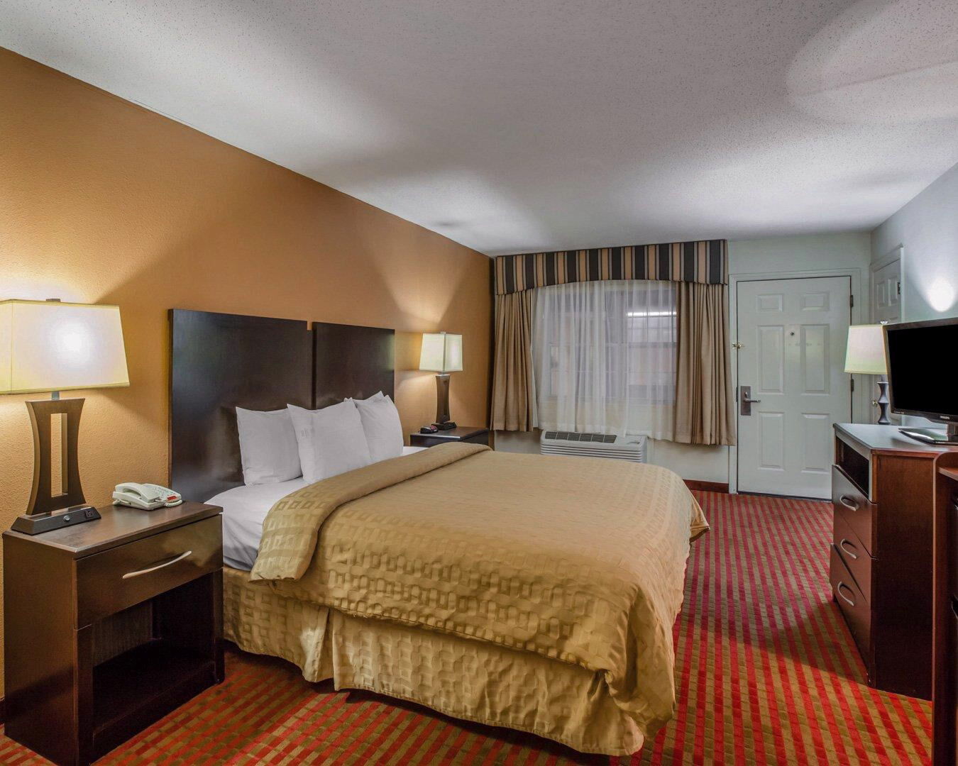 Clarion Suites Augusta Bagian luar foto