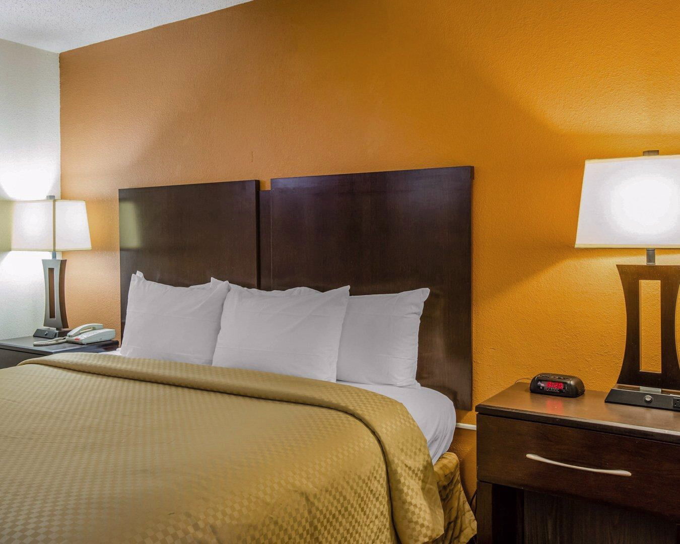 Clarion Suites Augusta Bagian luar foto